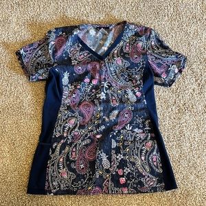 Cherokee Scrub top - small - blue paisley